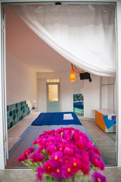 Suite House L'Isola Che Non C'E Fontane Bianche Exterior foto